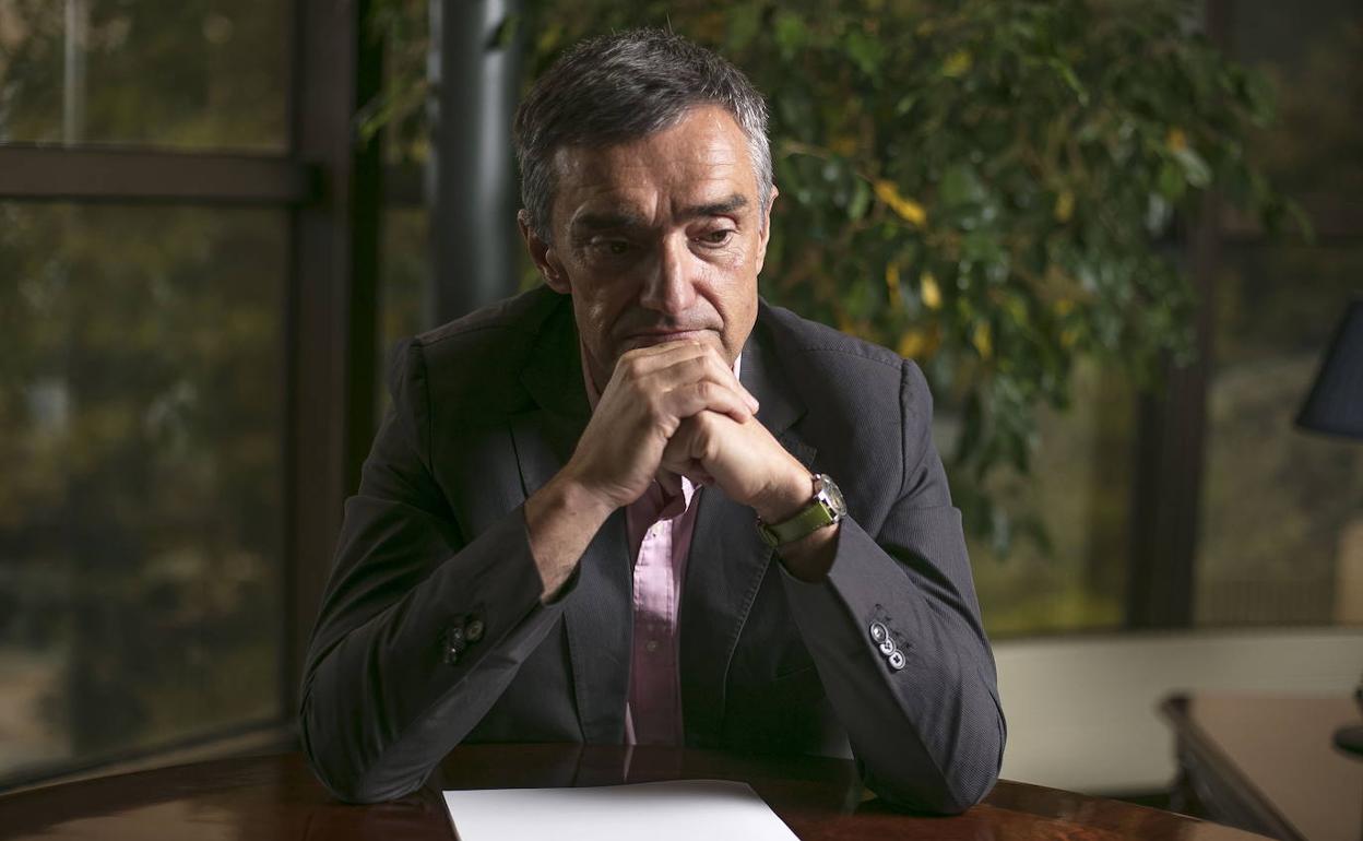 Covid en Euskadi Jonan Fernández deja de ser la cara visible de la